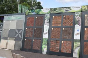 Excluton tegels en klinkers in de showtuin van Stepstones in Hengelo